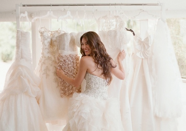 A Guide to Wedding Dress Shopping From Start to Finish