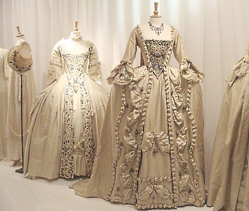 early 1800s wedding dresses