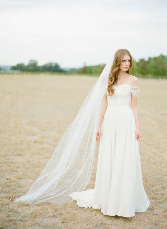 Veil or No Veil? (Including Wedding Veil Alternatives)