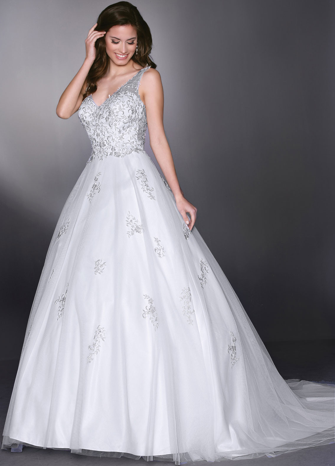 MANCHESTER A-line Wedding Dress by Rosa Clara - WeddingWire.com | Robes de  bal de mariage, Robe de mariee, Robes de mariée élégantes