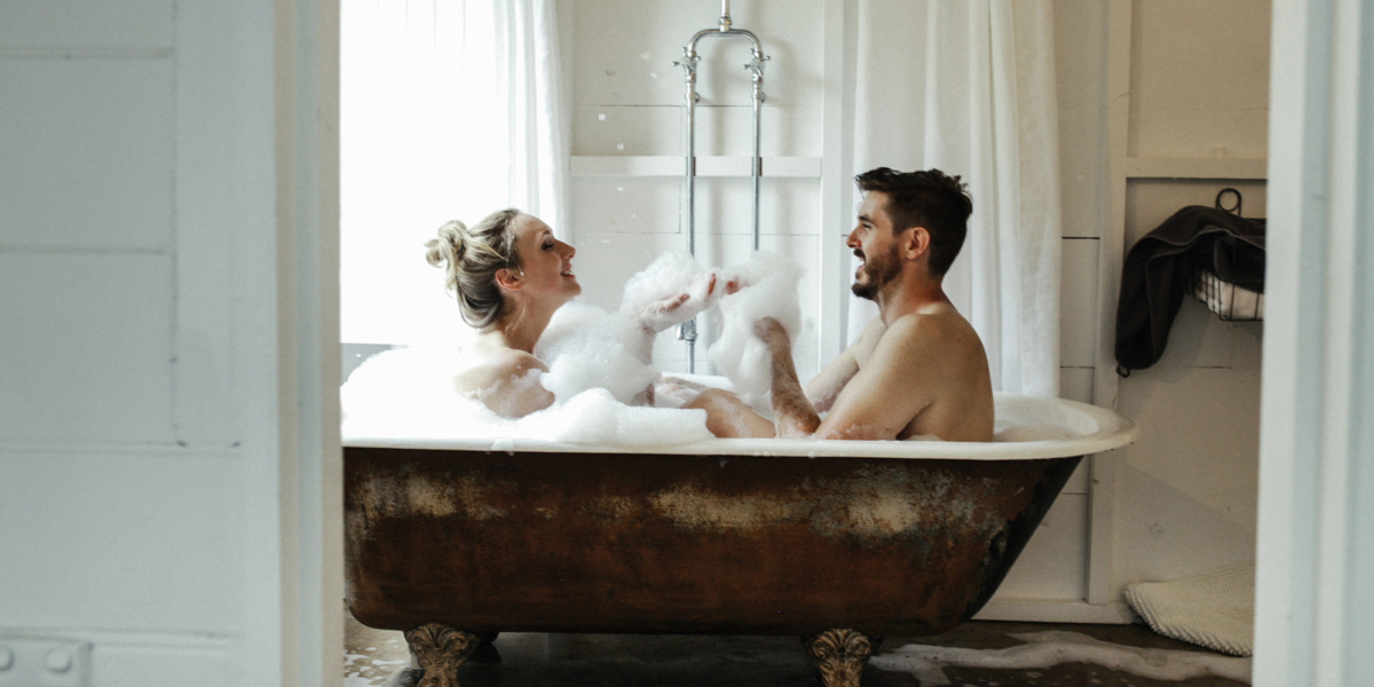 10 Romantic Ways to Surprise Your Husband on Your Wedding Night