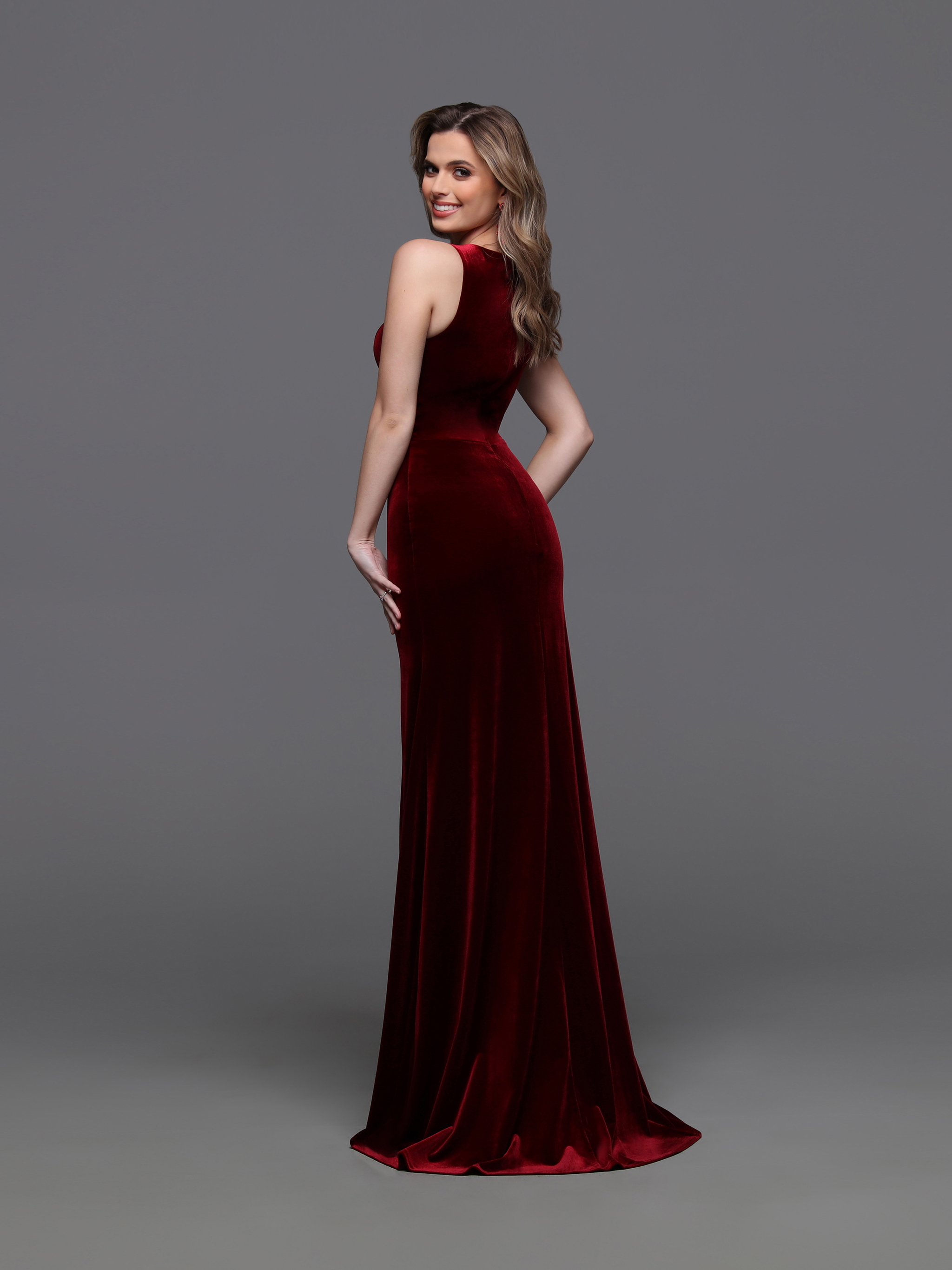 Image showing back view of style #60679