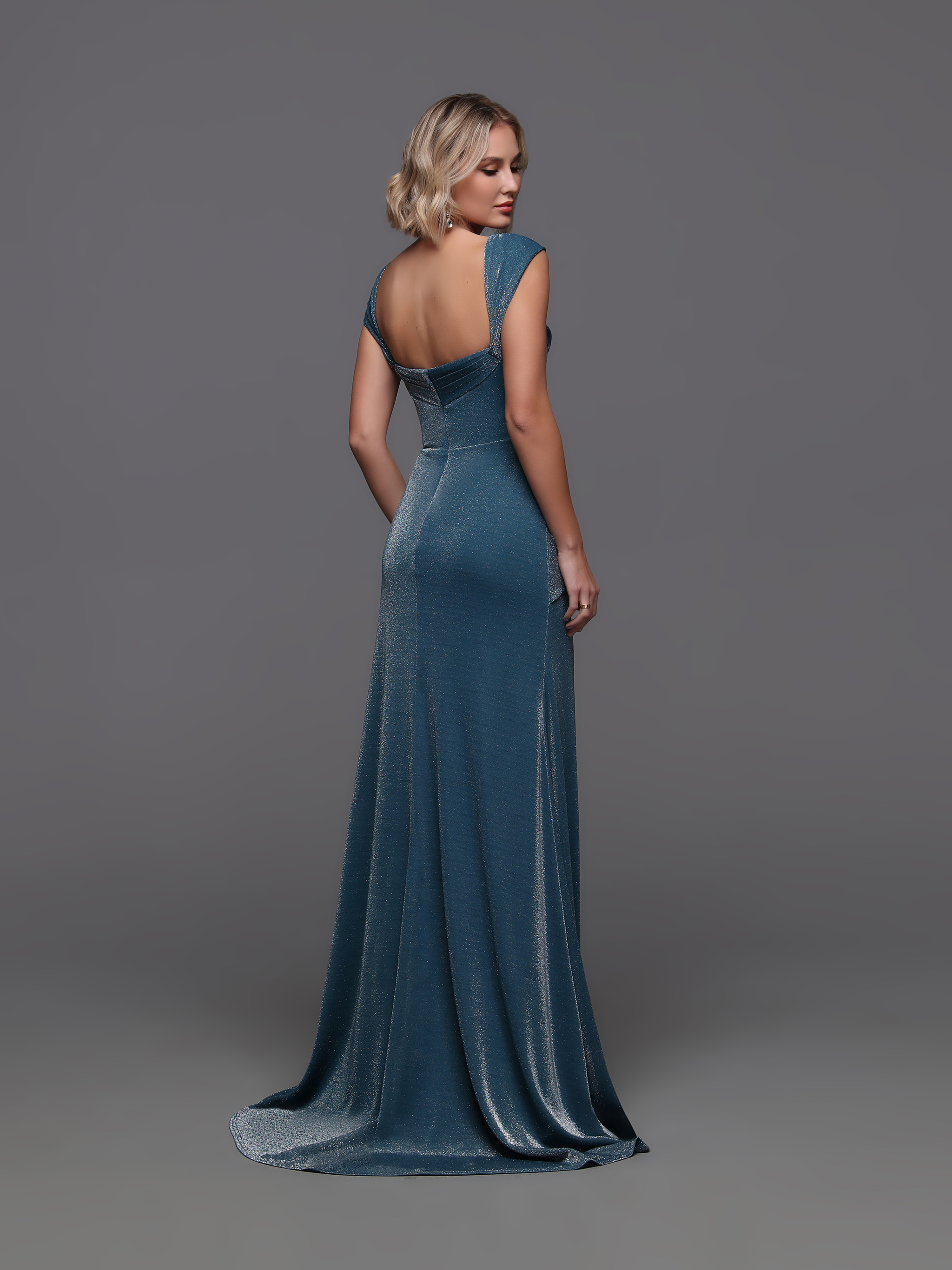 Image showing back view of style #60683