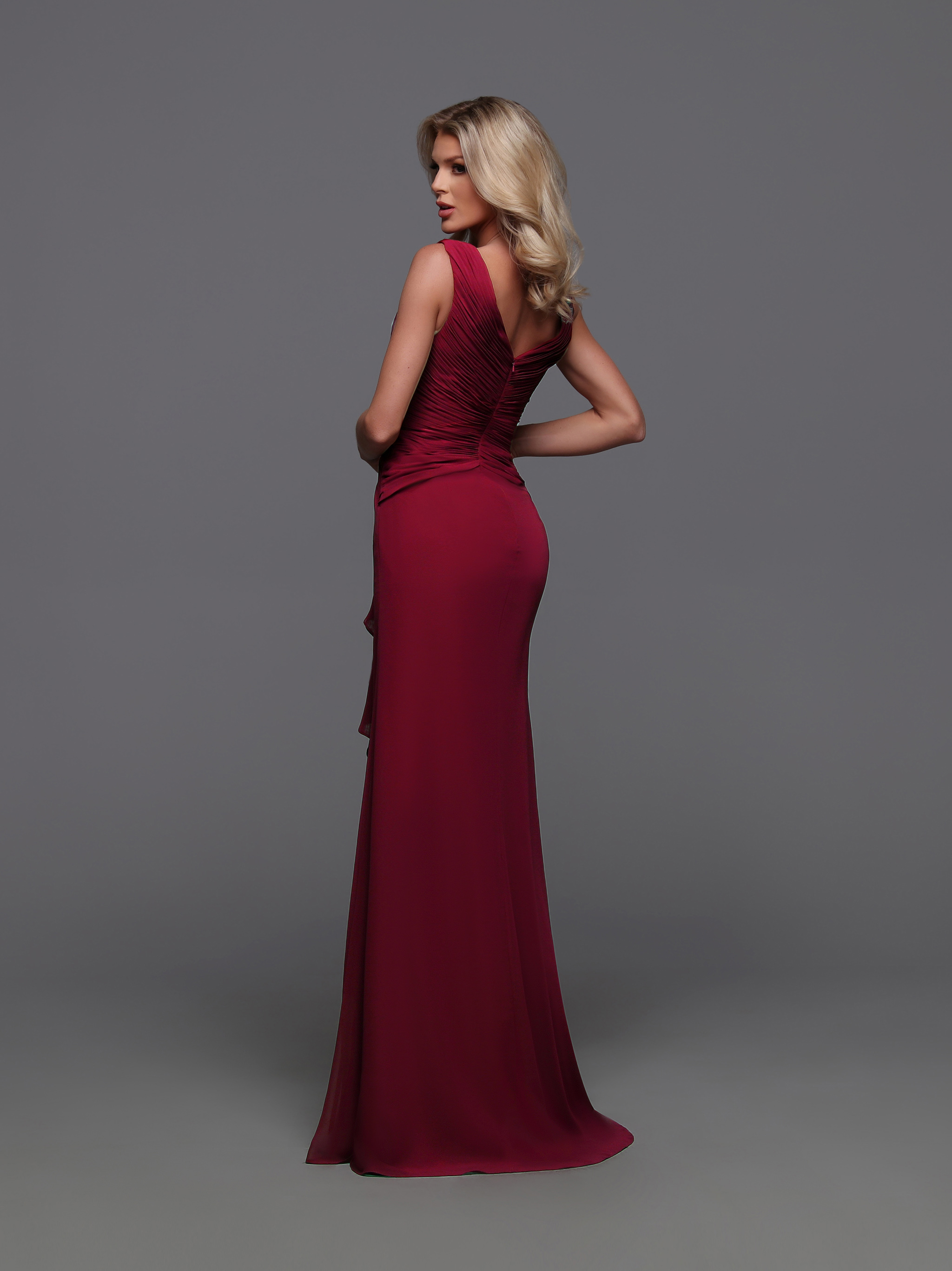 Image showing back view of style #60689