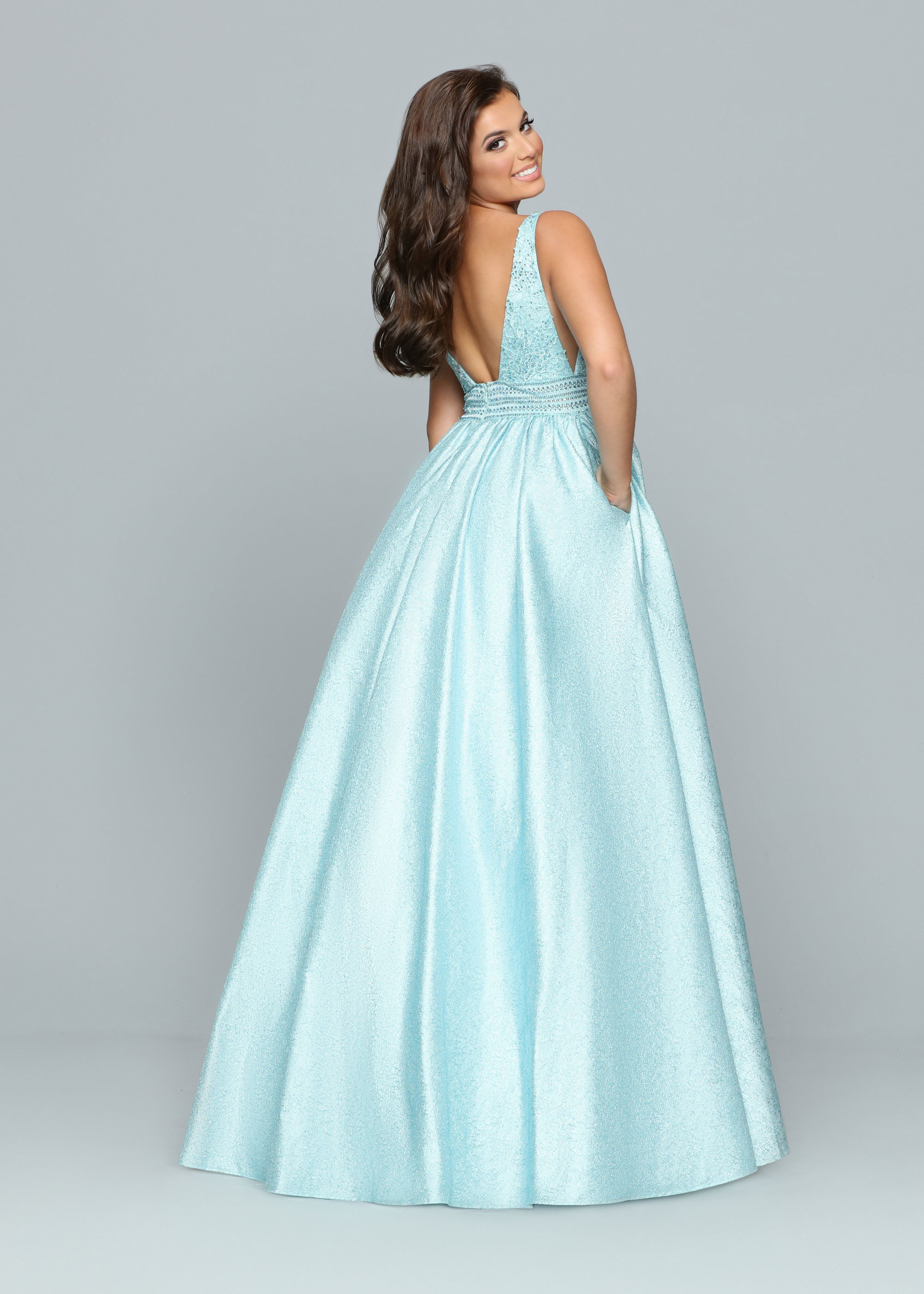 Back view of Style : 72175