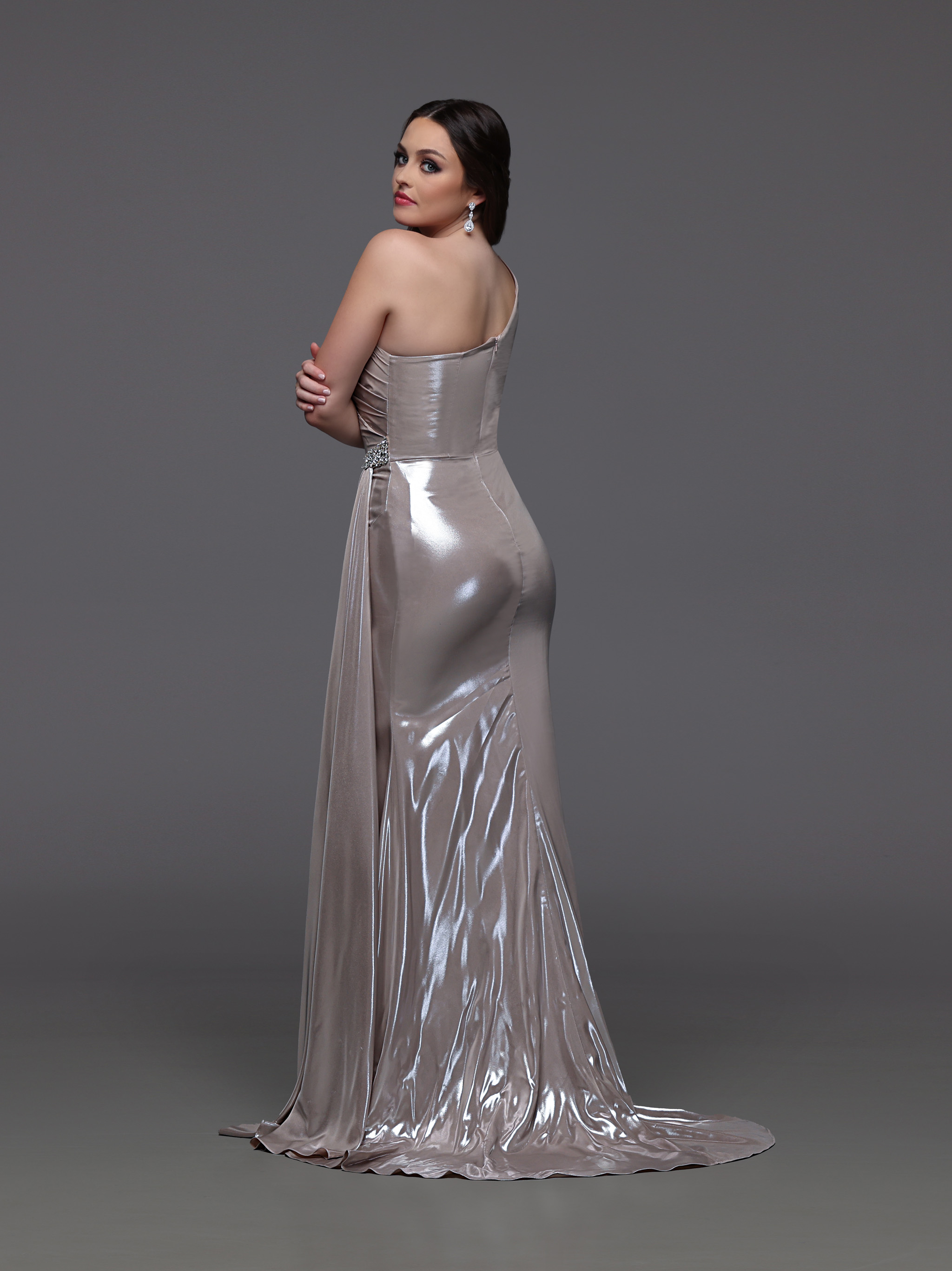 Image showing back view of style #72458