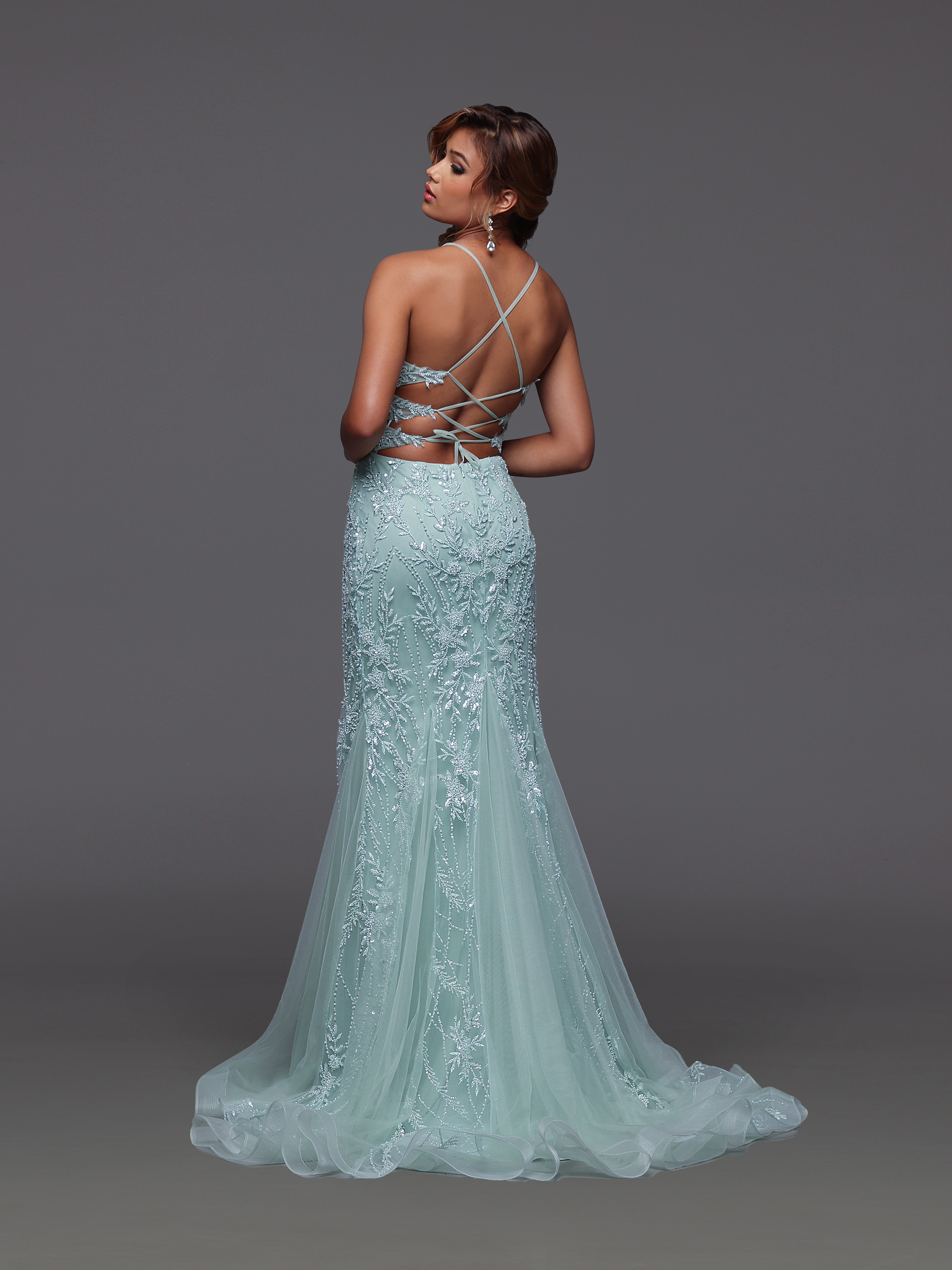 Image showing back view of style #72469