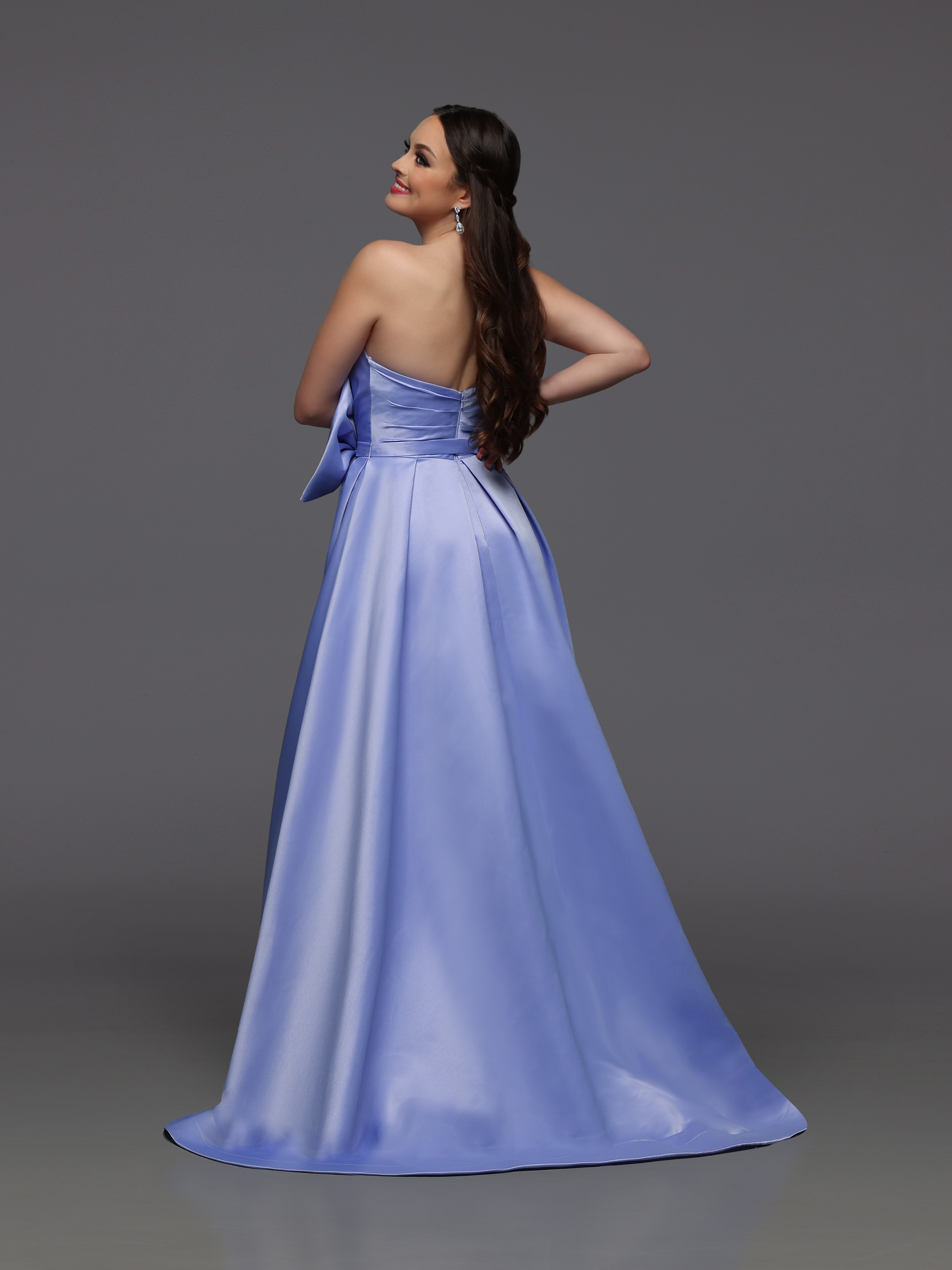 Image showing back view of style #72499