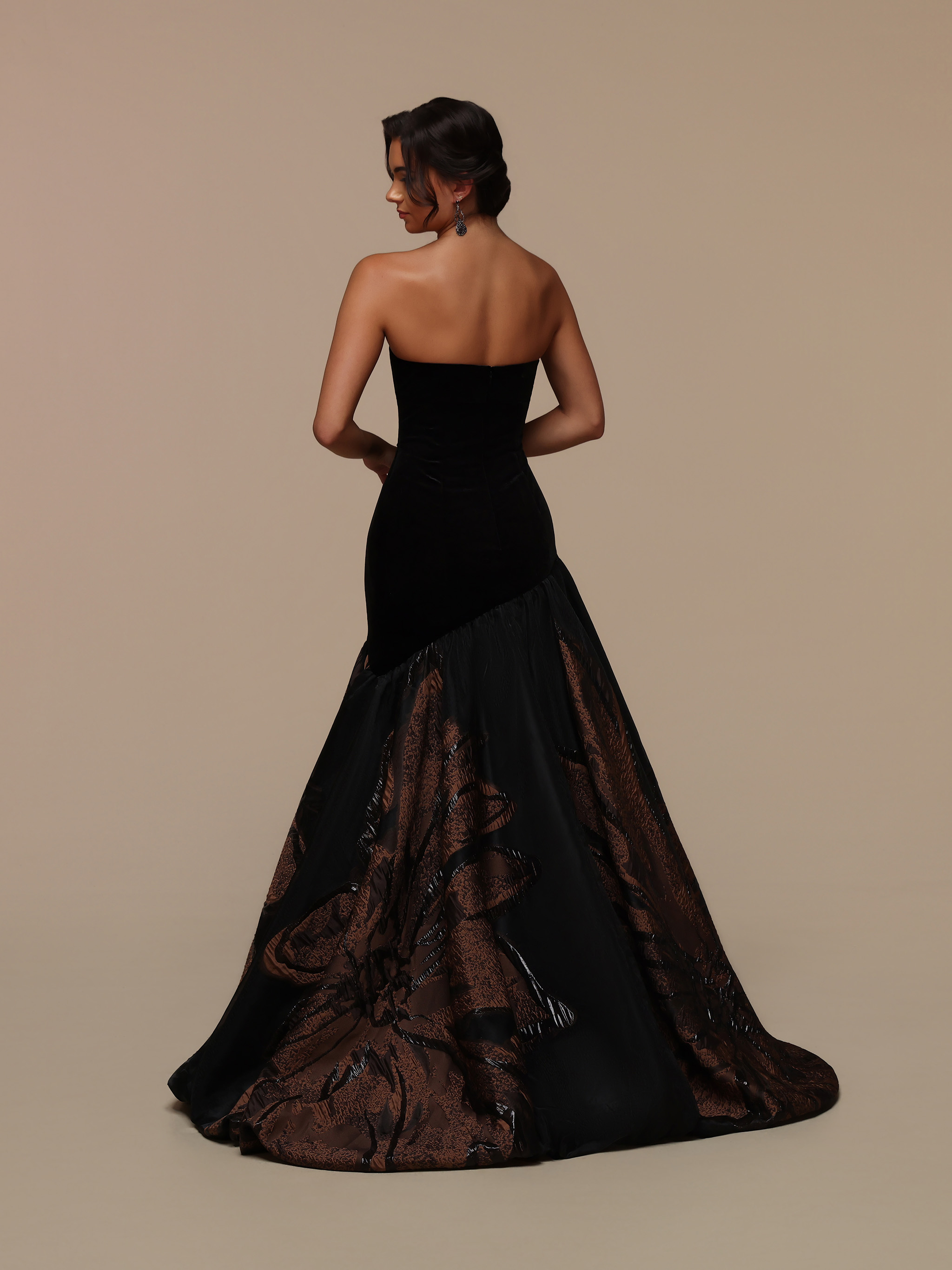 Image showing back view of style #72662
